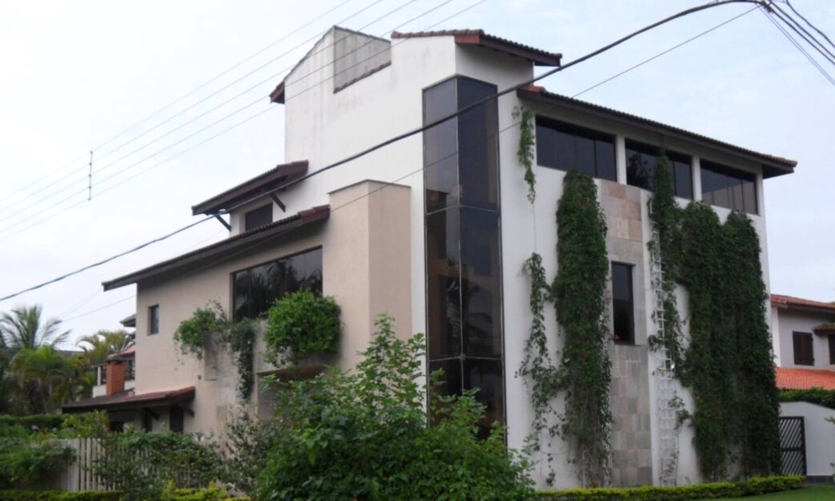 Jardim Casablanca House | Beachfront condominium in Peruíbe with pool and barbecue area.
