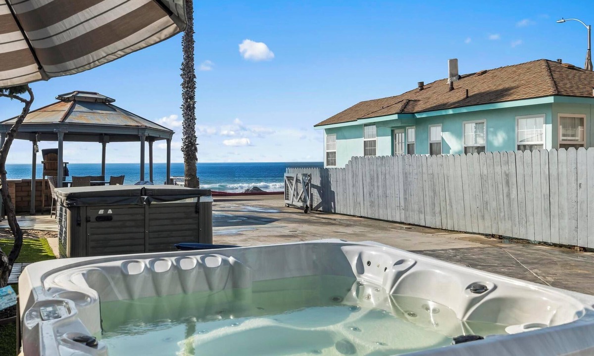 Townsite Cottage | BEACHFRONT COTTAGE LOWER UNT ON THE STRAND IN OCEANSIDE, TWO-BED AND ONE-BATH