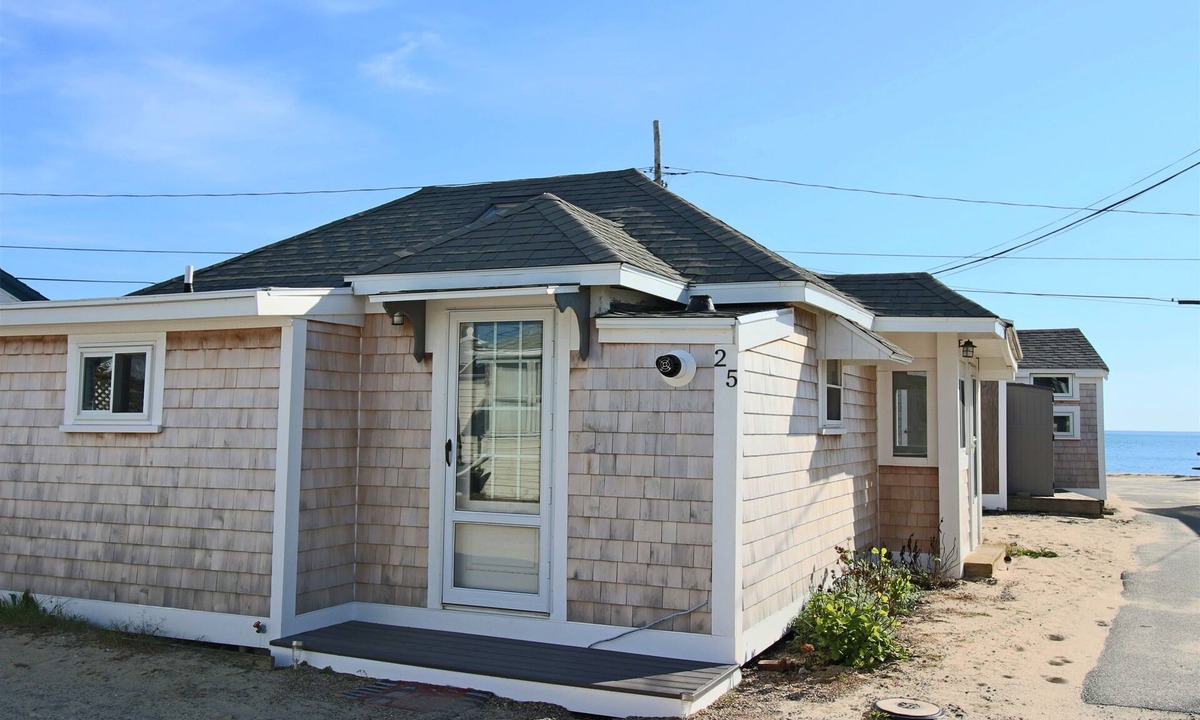 Dennis Port Cottage | beachfront cottage at Chases Ocean Grove