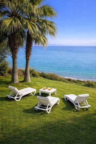 Pelitkoy Villa | Beachfront Duplex 3-BR in Pelitköy, Beach Access