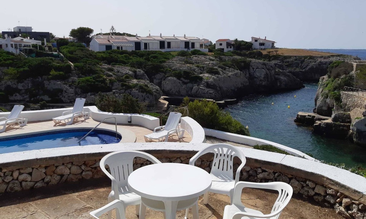 Los Delfines Apartment | Beachfront duplex with terrace and pool