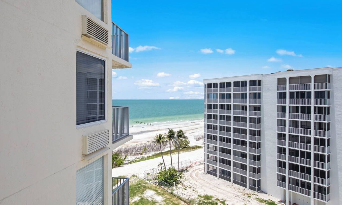 South Island Condo | Beachfront Escape 708A: Gulf Views, Pool, Tennis, Beach Gear | Sleeps 4 - weekly stays
