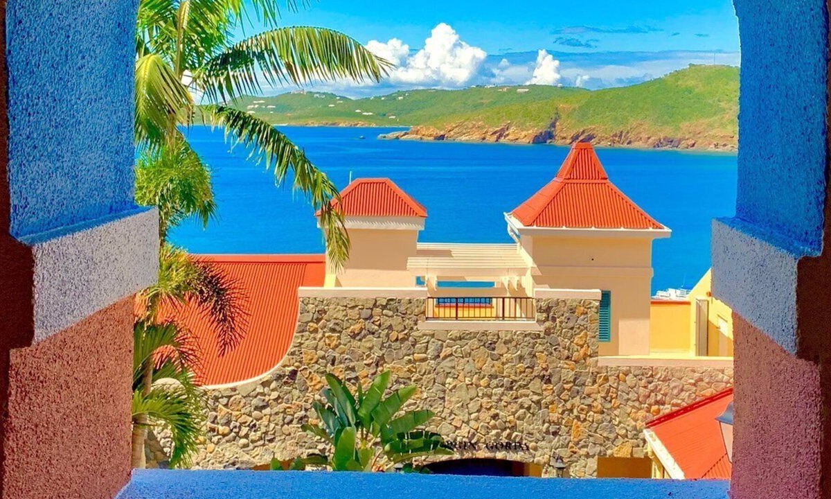 Estate Bakkero Resort | BEACHFRONT FRENCHMAN'S COVE RESORT+AMENITIES, 2-BEDROOM RESORT VILLA