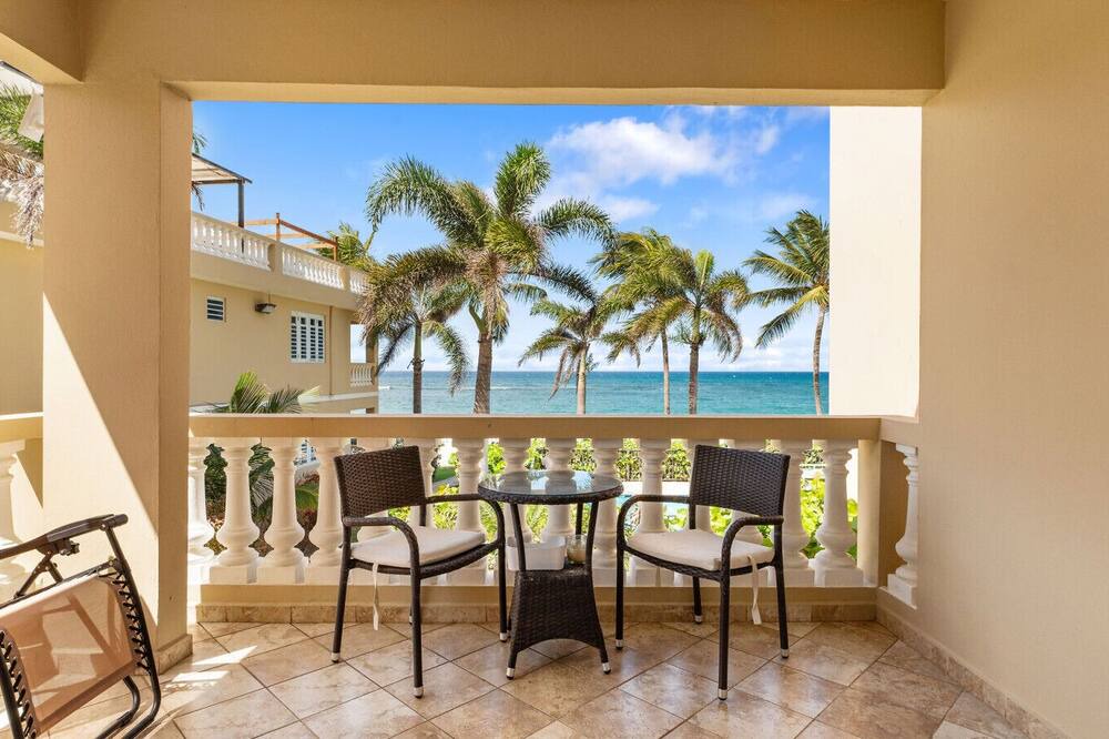 Guayabo Apartment | Beachfront Getaway at Ocean View Castle Condo – Aguada
