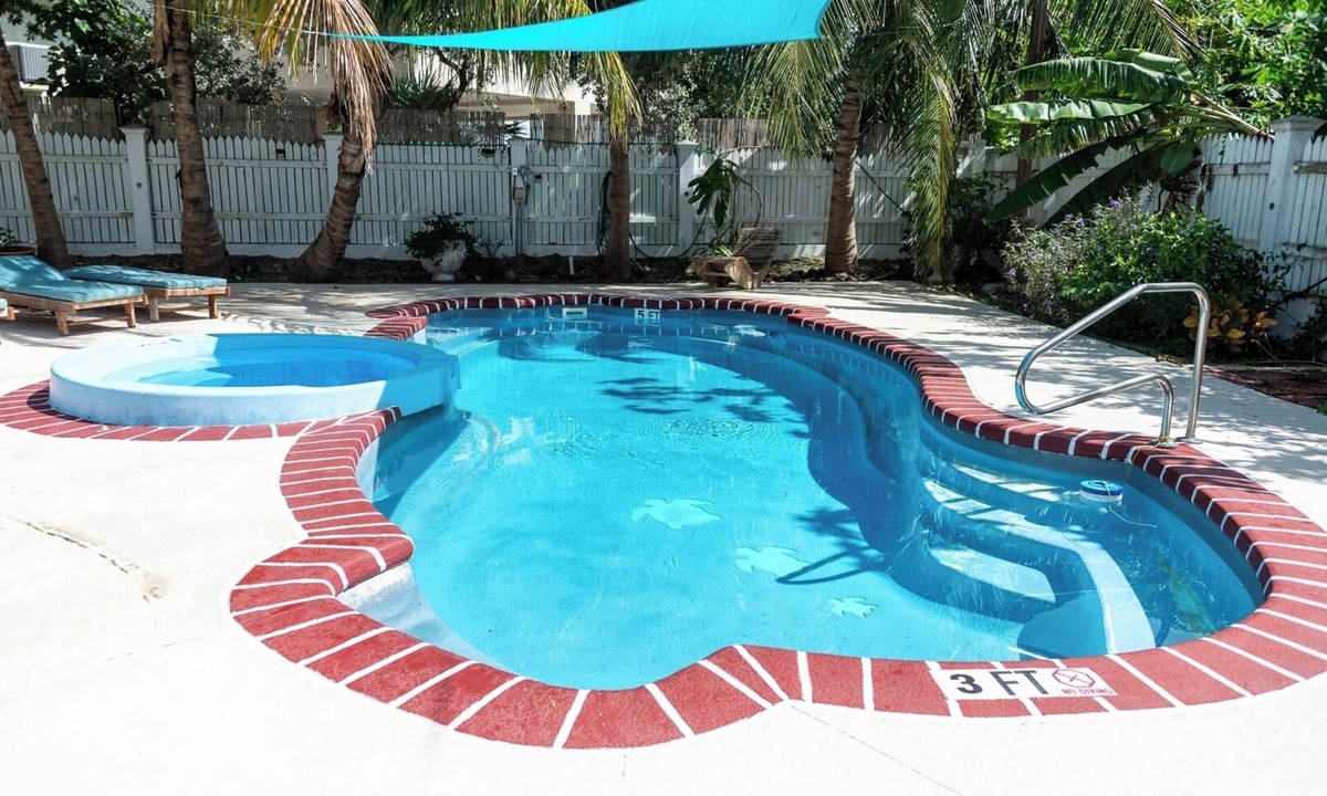 Cudjoe Key Villa | Beachfront Heated Pool Hot Tub Oceanview
