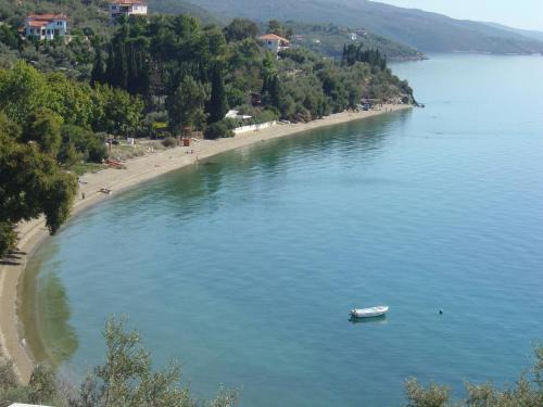 Afissos House | BEACHFRONT HOME FOR 4, KALIFTERI BEACH, AFISSOS