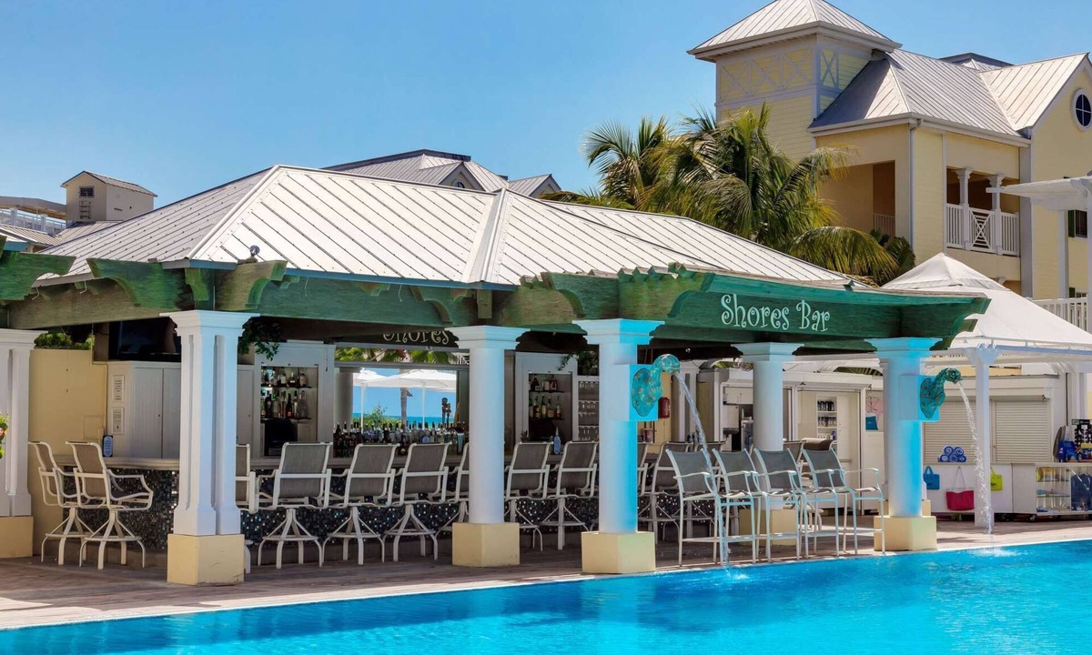 Uptown - Upper Duval Hotel | Beachfront Key West + Free Breakfast, Pool & Spa