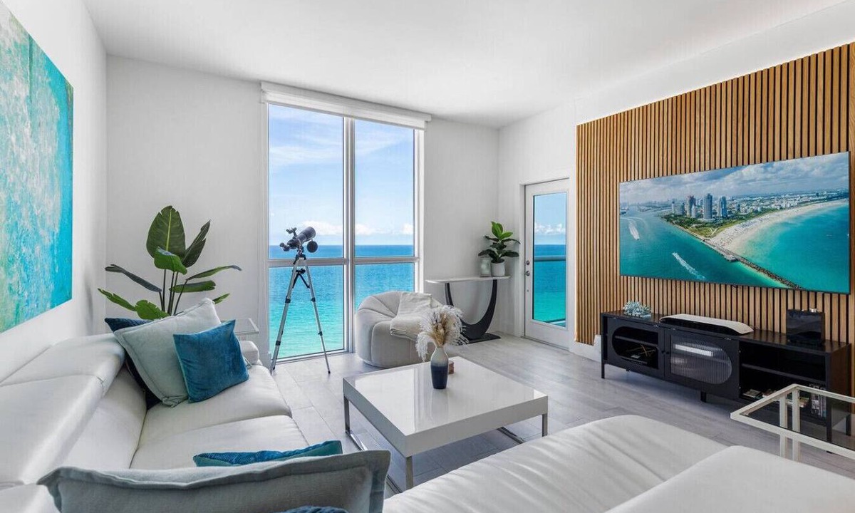Hollywood South Central Beach Apartment | Beachfront Luxe Corner Penthouse|Gym|Heated Pool