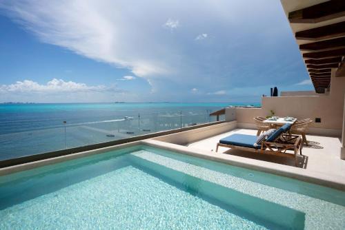 Isla Mujeres Apartment | Beachfront Luxe Penthouse Studio in Isla Mujeres