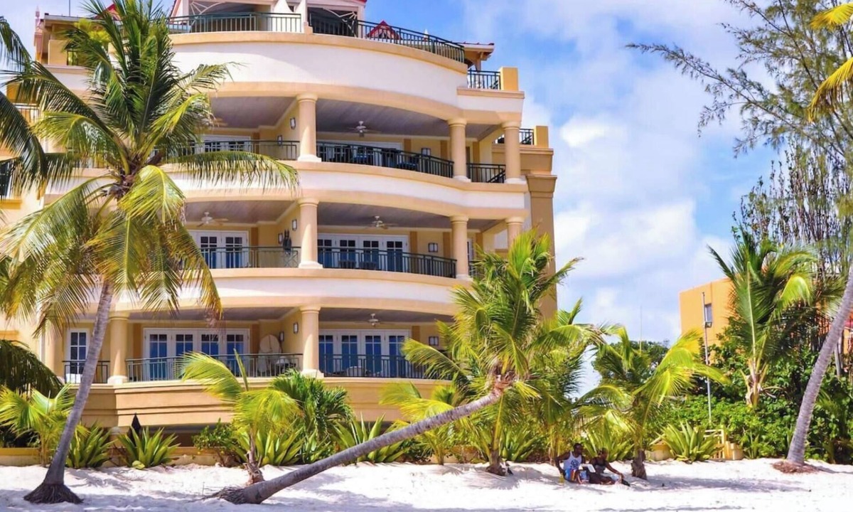 St. Lawrence Gap Apartment | Beachfront Luxury Apartment on Secluded Dover Beach