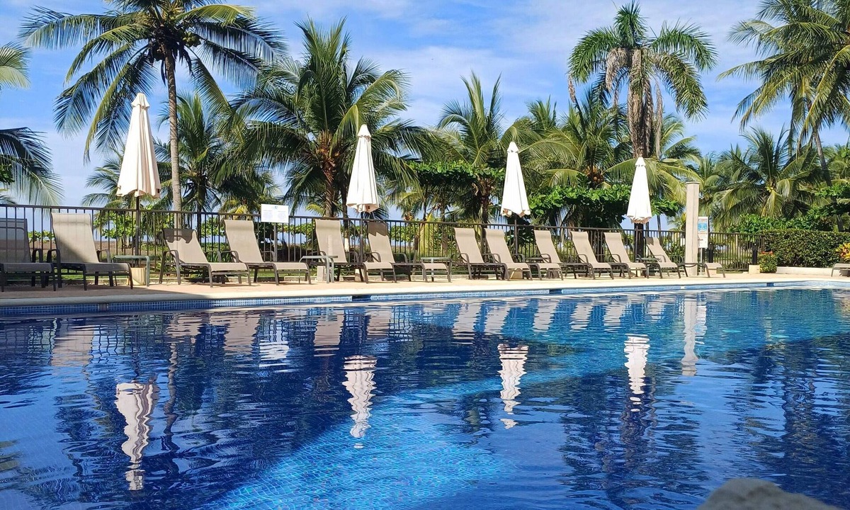 Barrio Los Villalobos Condo | Beachfront Luxury Condo with Direct Access to the Beach, 3 BR, 2 Baths, Balcony!