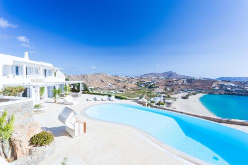 Xilokeratidi Villa | Beachfront Luxury Villa Santa Barbara
