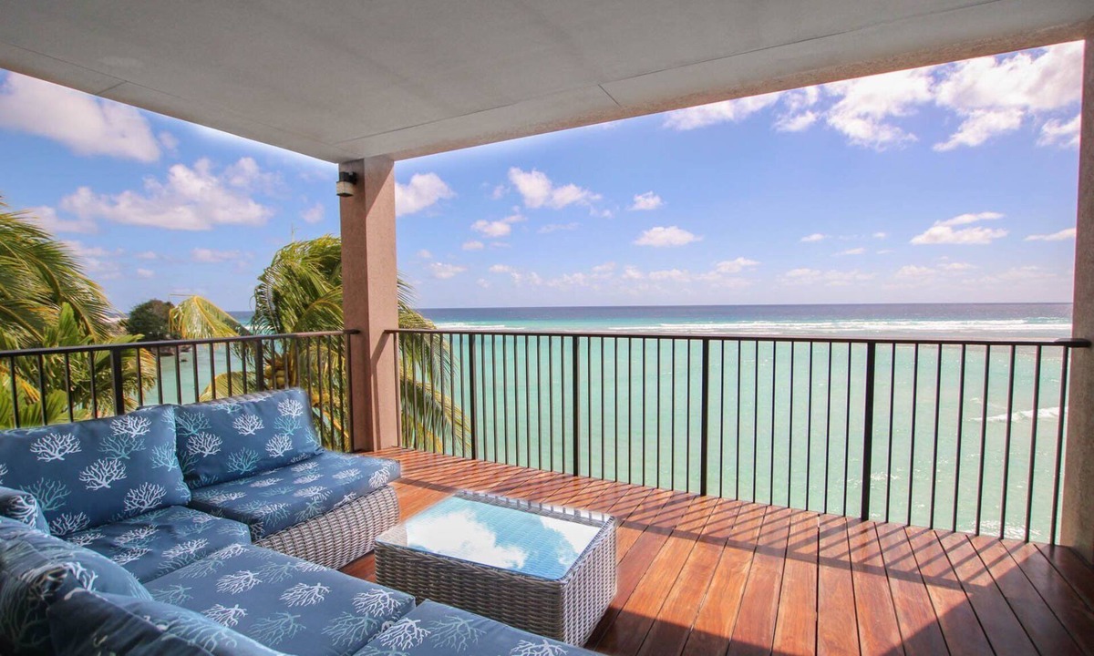 Saint Lawrence Apartment | Beachfront Luxury with Incredible Ocean Views