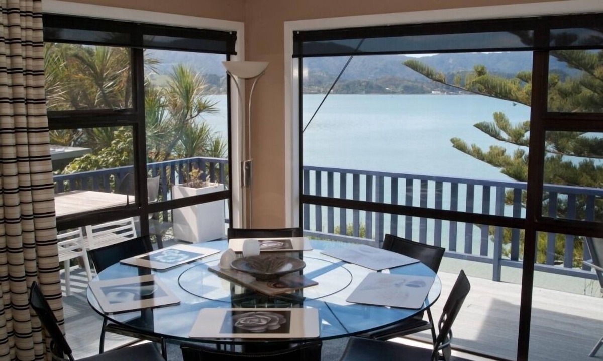 Coromandel Apartment | Beachfront Bliss ~ Upper Deck Apartment