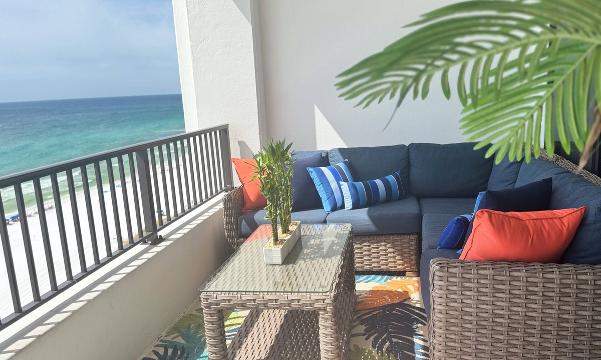 Destin Apartment | Beachfront Oasis! 2BR,2BA with Private Beach Access and free upfront parking.