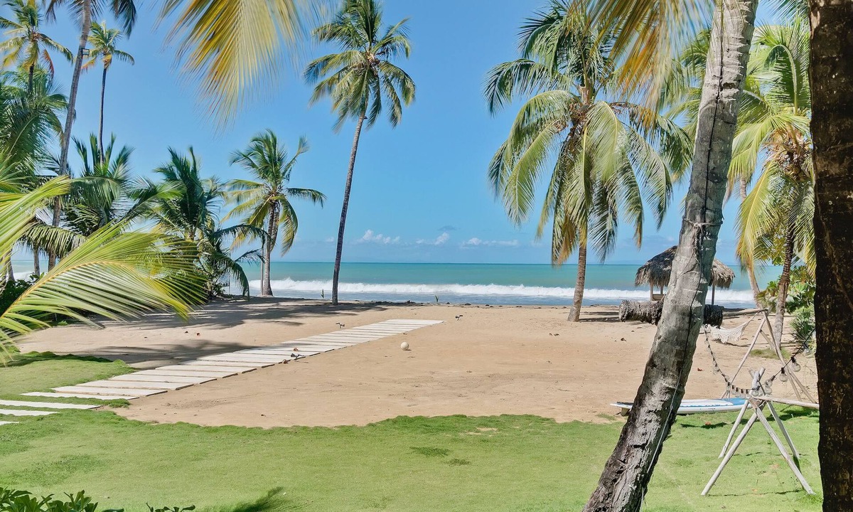 Las Terrenas Villa | Beachfront Oasis Pool Chef Hskp Sleeps 22