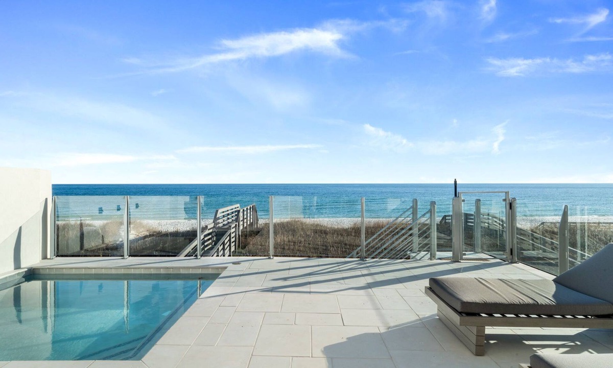 Ono Island House | Beachfront Oasis with Private Pool-Casita Bonita at Eleanor Beach