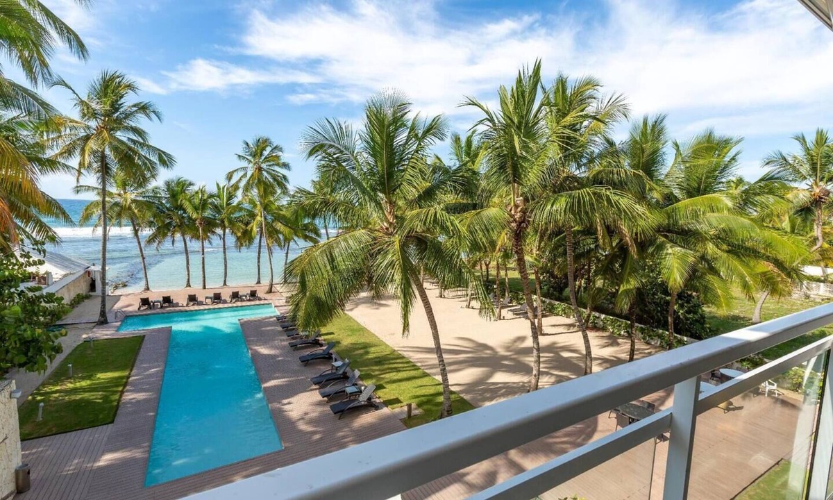 Juan Dolio - El Pueblo Apartment | Beachfront | Ocean View Balcony | Pool & Jacuzzi