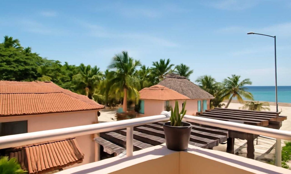 Centro Apartment | Beachfront Ocean-View Balcony Near 5th Ave