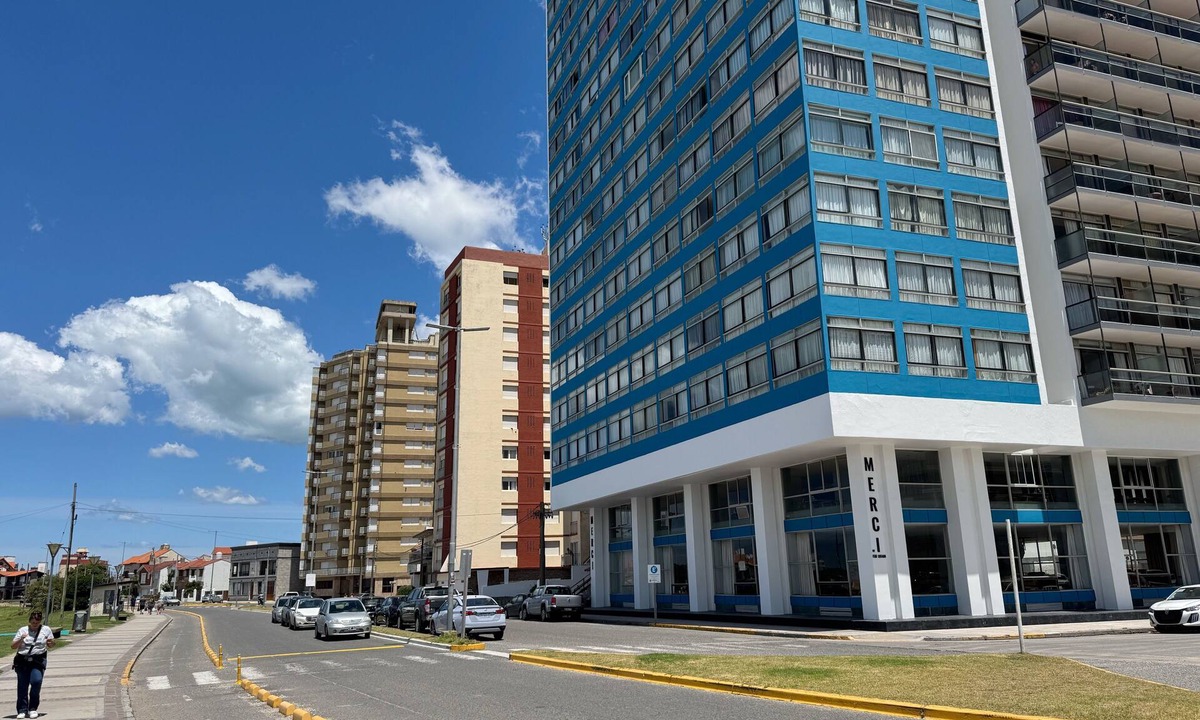 Miramar Apartment | Beachfront Ocean View Apartment