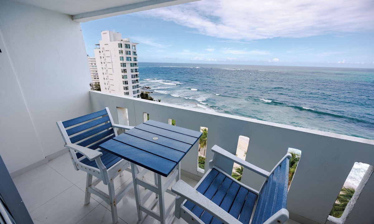 Condado Condo | Beachfront Oceanview Condo 1BR/BA Balcony & Pool
