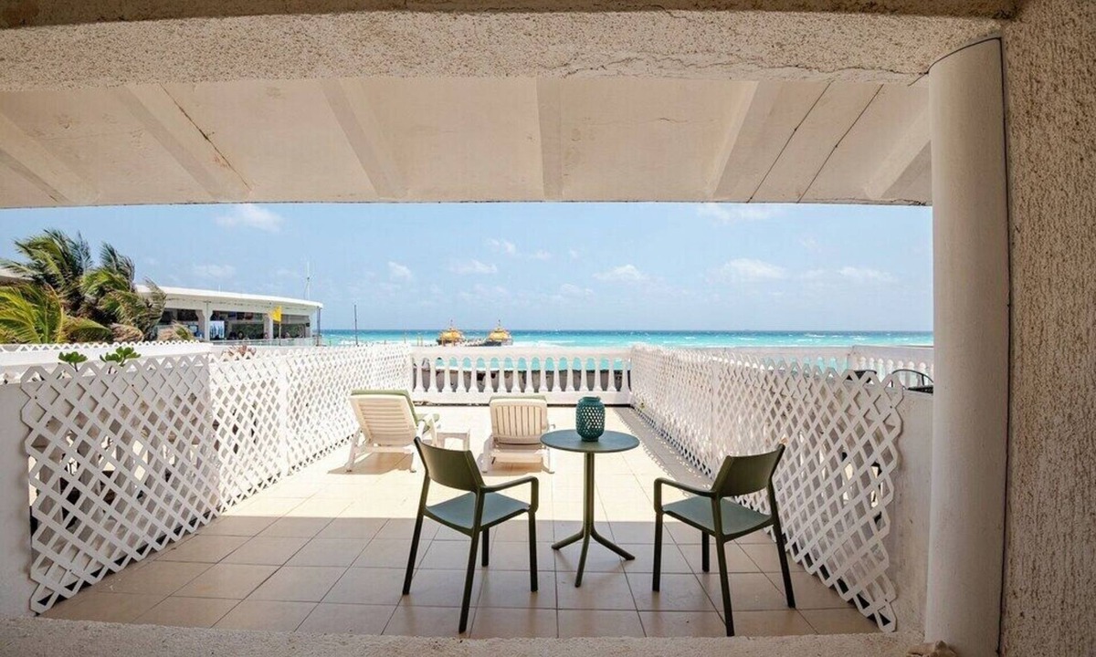 Playacar Condo | Beachfront One Bedroom , Steps to 5th ave and Ferry Terminal, Prime location