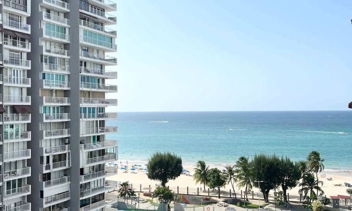 Isla Verde Apartment | Beachfront Paradise @ Coral Beach, Isla Verde