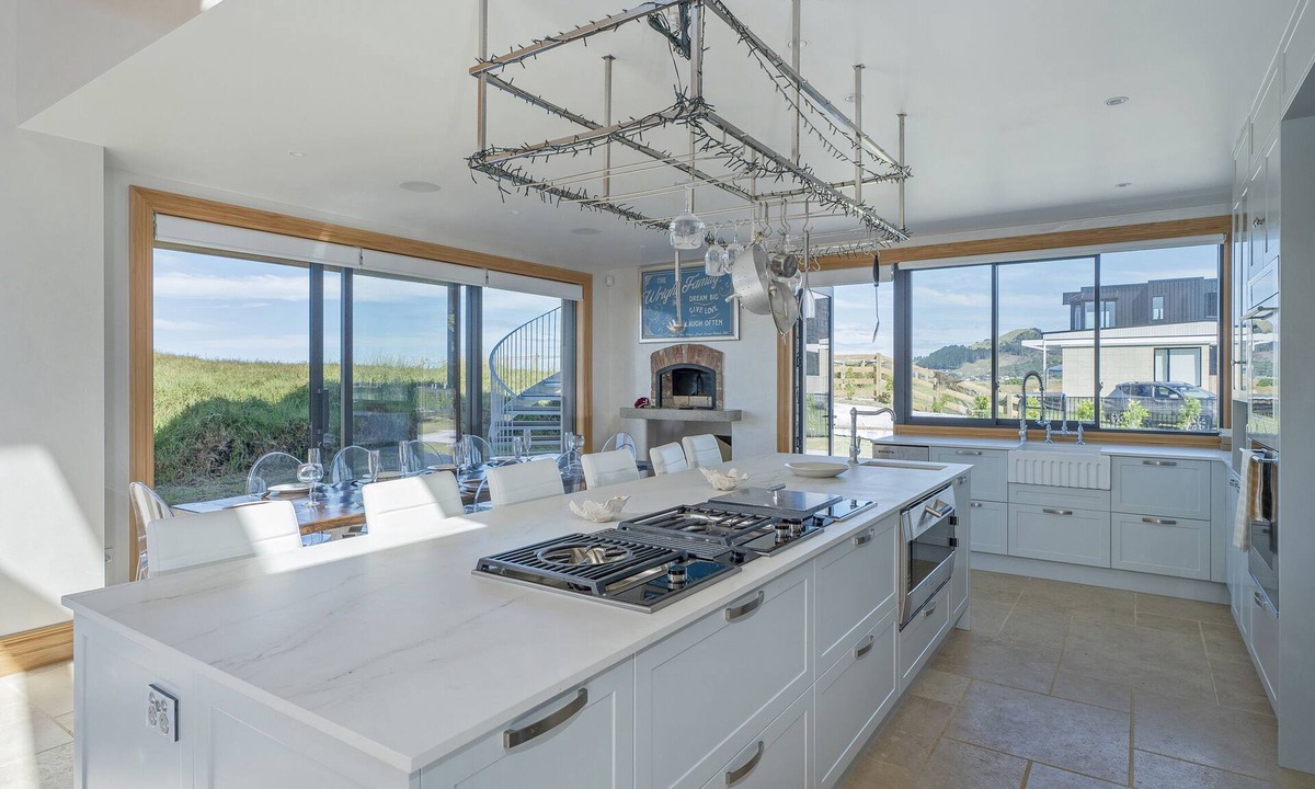 Opito Bay House | Beachfront Paradise - Opito Bay Holiday Home