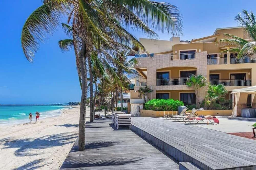 Downtown Condo | Beachfront | Patio, Pool, BBQ & 1 Block to 5th Ave