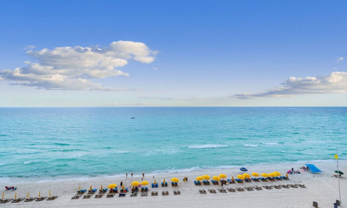 Lower Grand Lagoon Condo | Beachfront PCB Condo -Pet-Friendly -Free Beach Chairs -Treasure Island