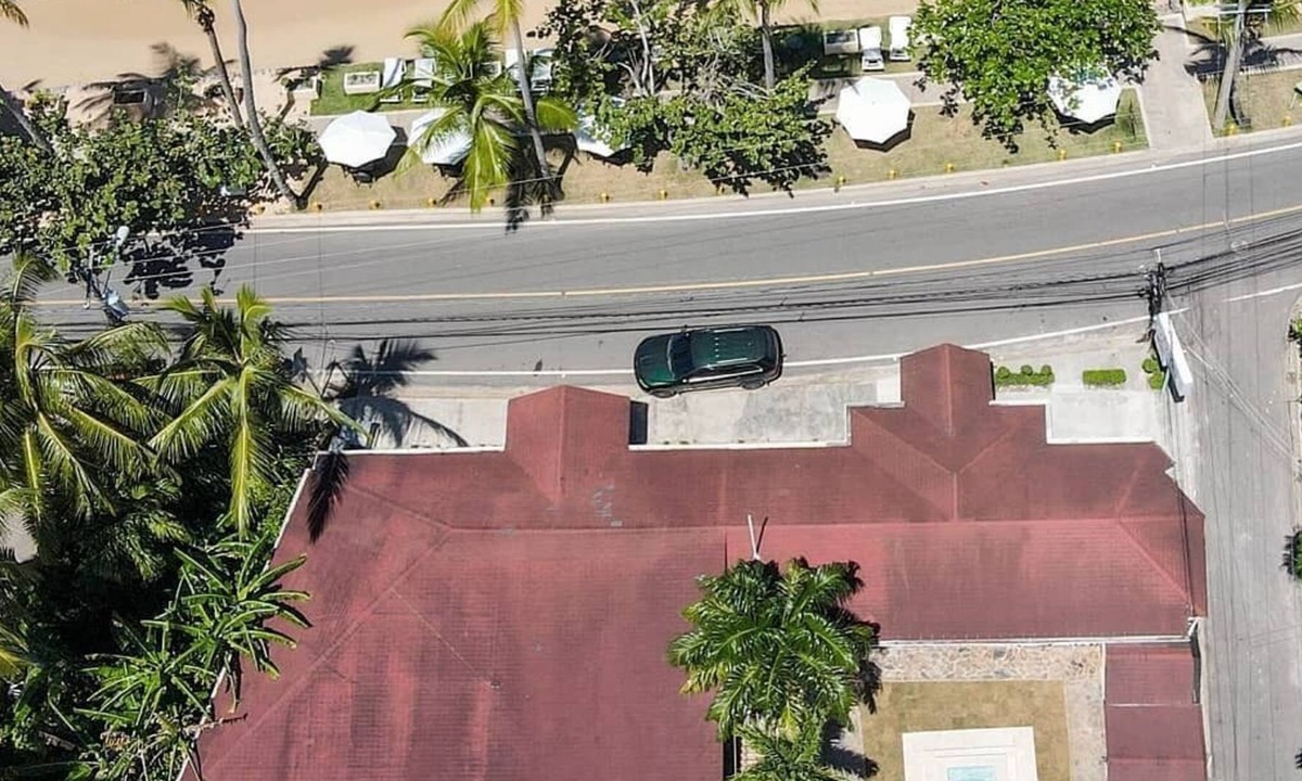Puerto Bahia House | Beachfront Penthouse | Ocean View Jacuzzi
