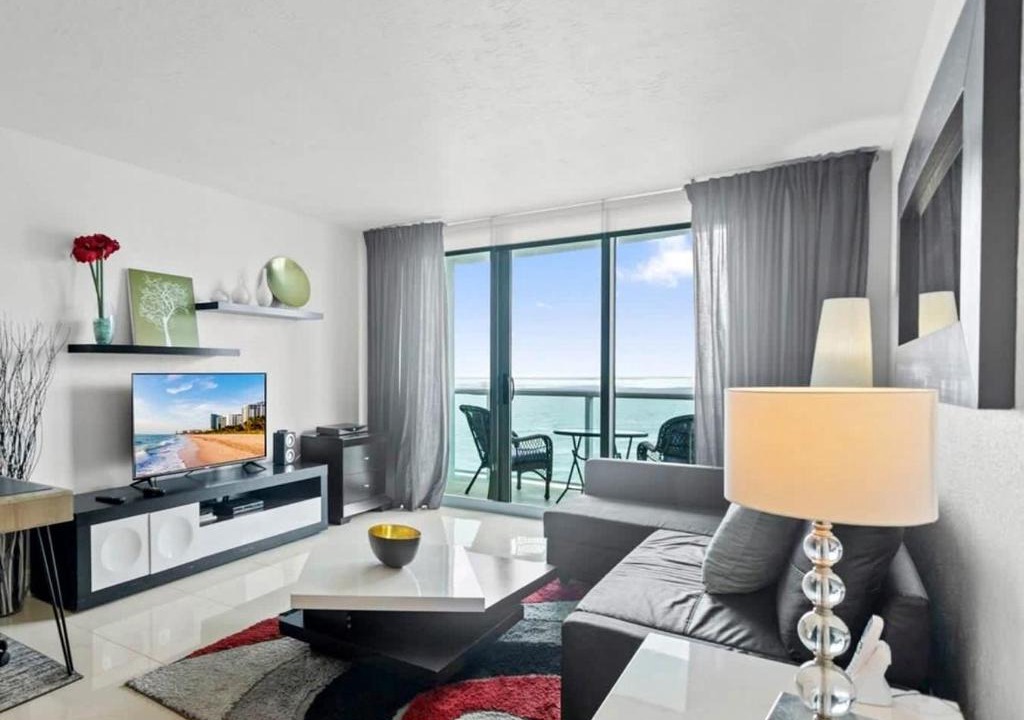Hollywood South Central Beach Apartment | Beachfront Penthouse with Direct Ocean Access