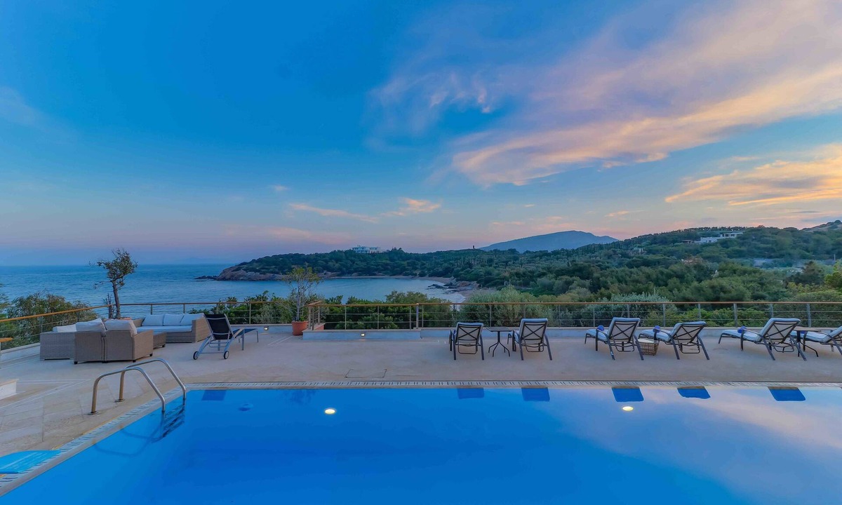 Lavreotiki Villa | Beachfront Pool Villa Pasithea in Sounio, Athens