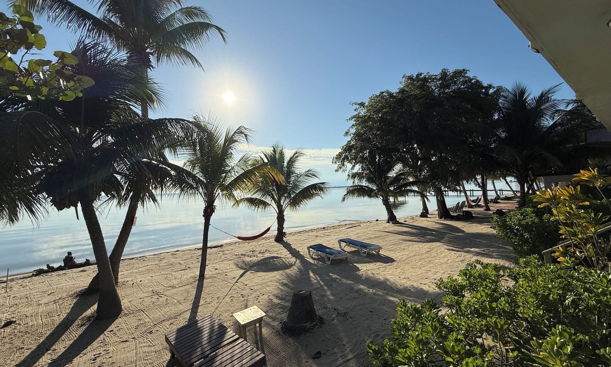 Placencia Apartment | Beachfront Private Suite in the Coconut Trees