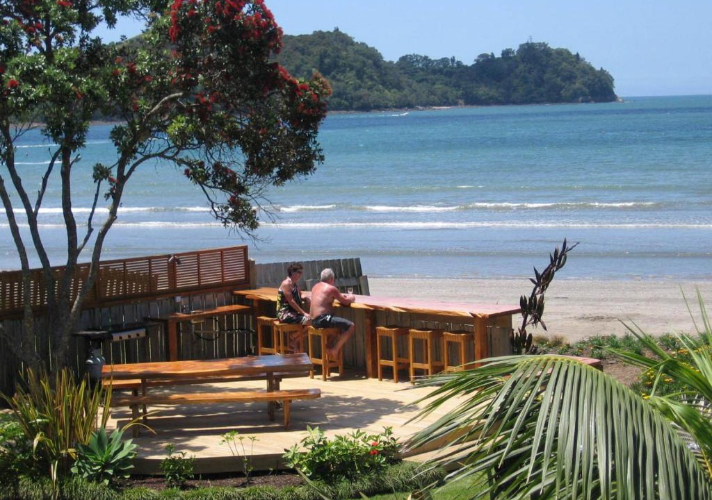 Whitianga Hotel | Beachfront Resort