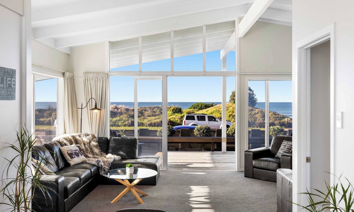Mount Maunganui House | Beachfront Retreat Su