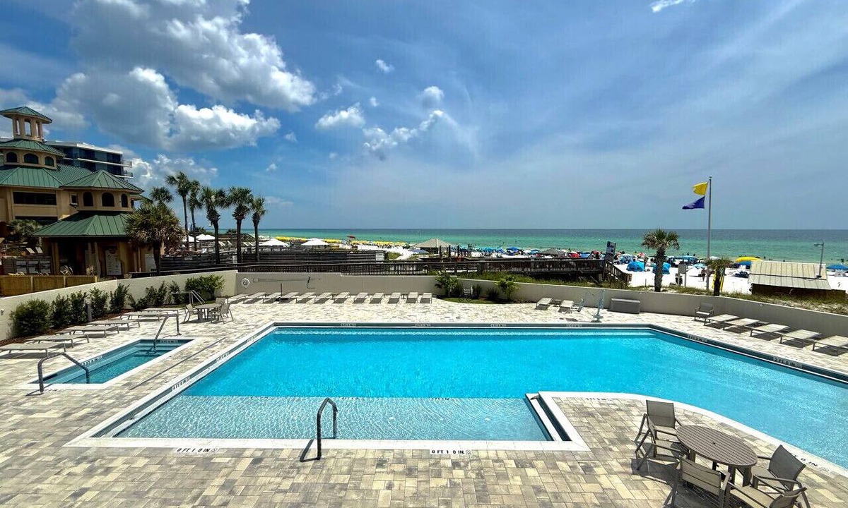 Sandestin Apartment | Beachfront Sandestin Condo | Pool, Hot Tub & Panoramic Gulf Views