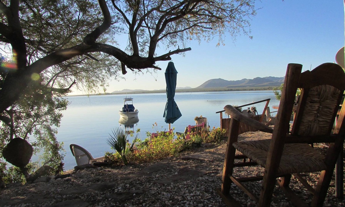 Ejido San Lucas House | BEACHFRONT/sleeps 4-5/Whale Sharks/New Fridge/Kayaks available