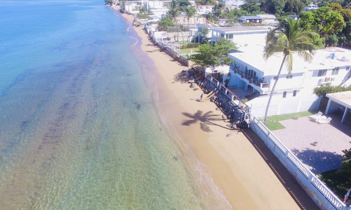 Stella House | ★Beachfront★ Snorkel in Backyard/Walk to Beach Bars/Free Laundry/Bedroom AC