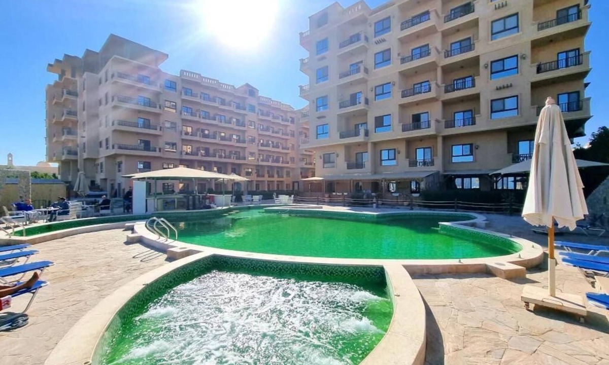 Dahar Apartment | Beachfront Stay - Pool - Balcony - Central