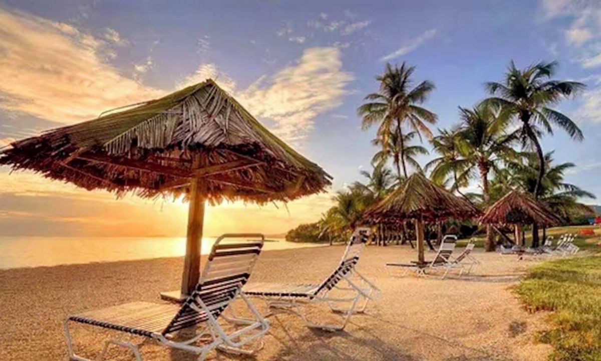 Estate Golden Rock Condo | Beachfront Studio Condo @Club St Croix