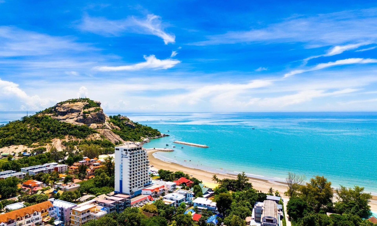 Khao Takiab Condo | Beachfront Studio Condo-Seaview (BW1)
