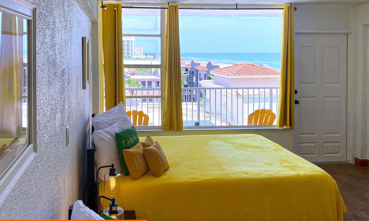 East Daytona Apartment | Beachfront Studio on Daytona Beach w/Oceanfront Pool & Free Parking