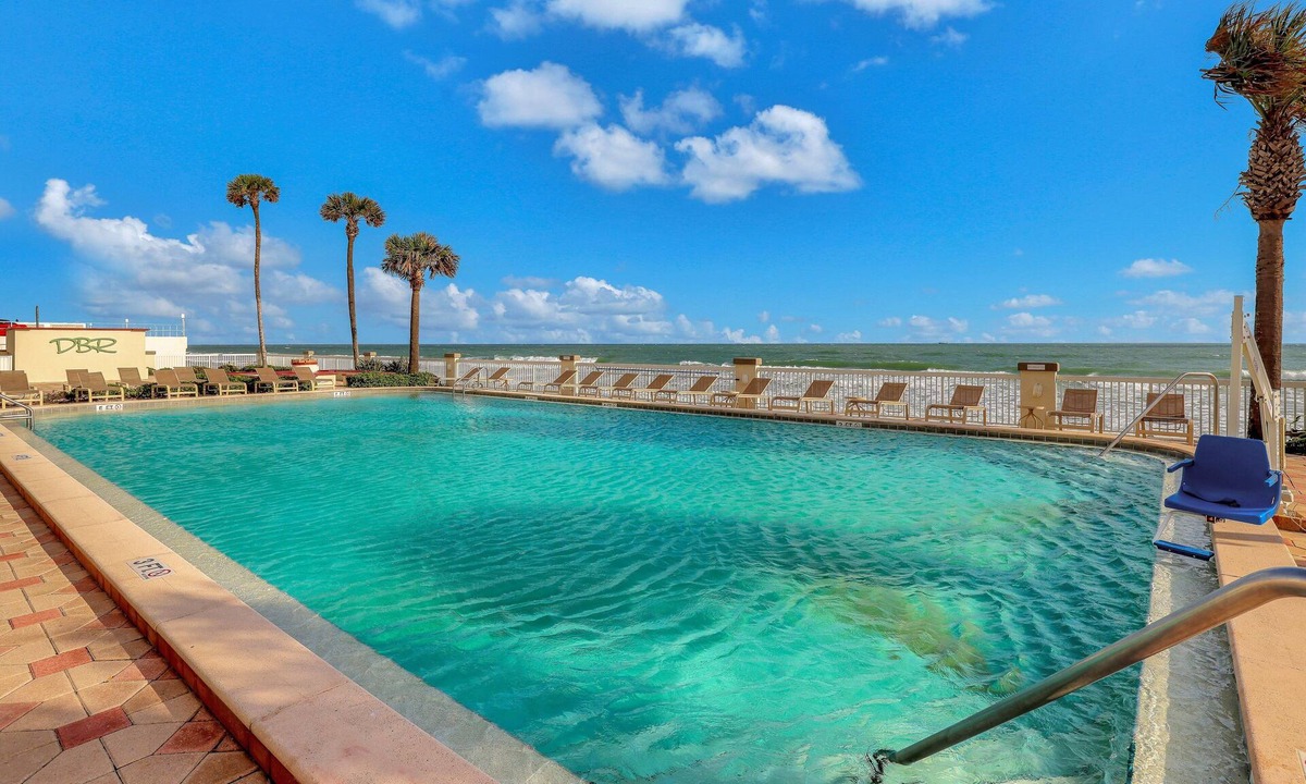 Ortona Park Condo | Beachfront Studio w/Balcony, Resort Pool & Walkable Location