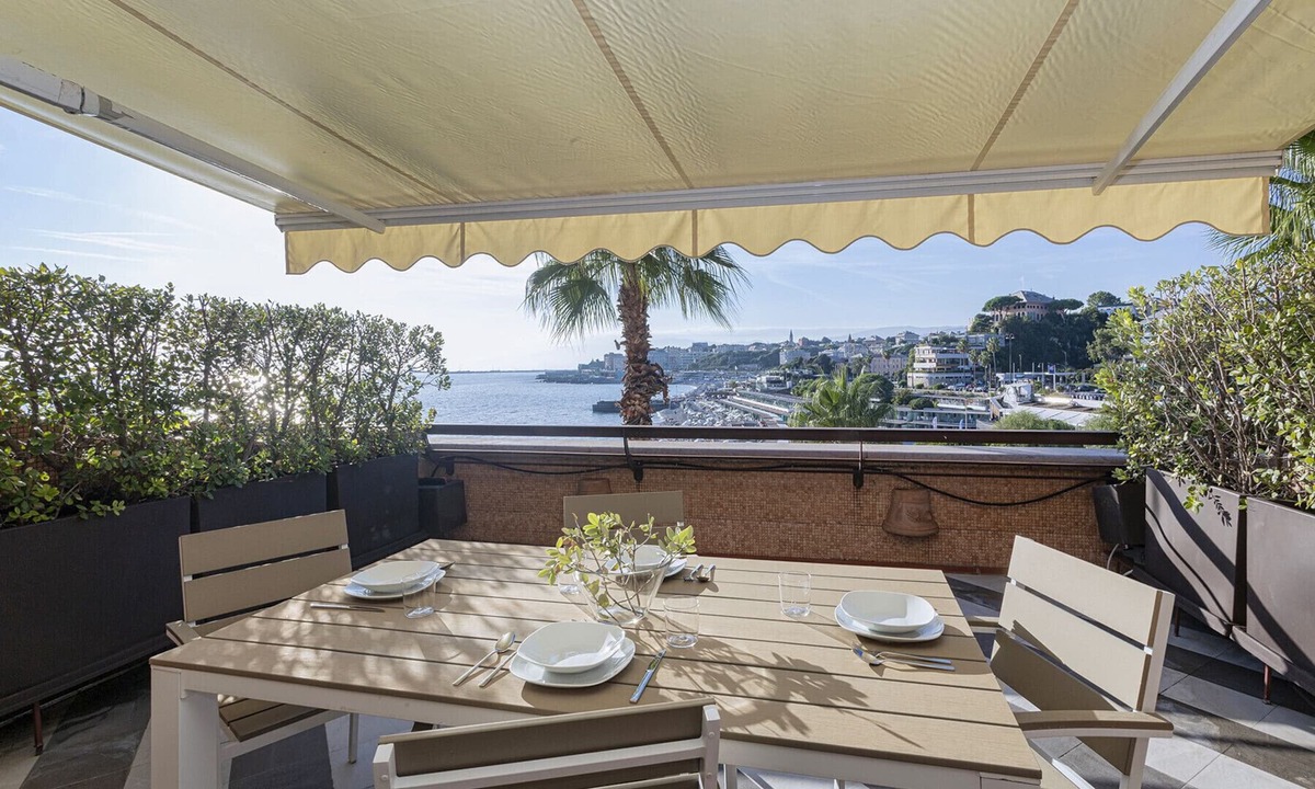Albaro Apartment | Beachfront Studio with Terrace by Wonderful Italy