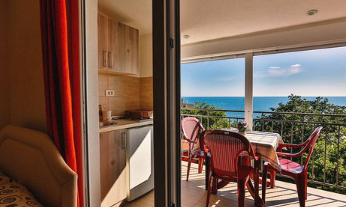 Sutomore Apartment | Beachfront Sunset Apartments Sutomore