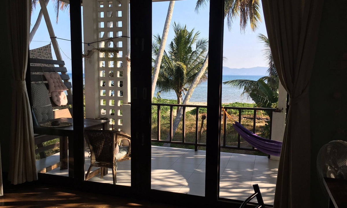 Baan Tai House | Beachfront Summerlodge