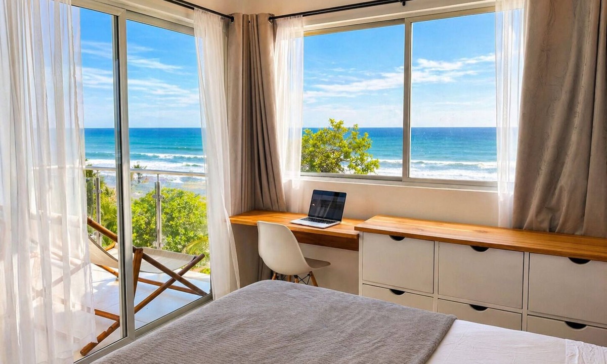 Bejuco Apartment | Beachfront Top Floor + Balcony | Teak Design