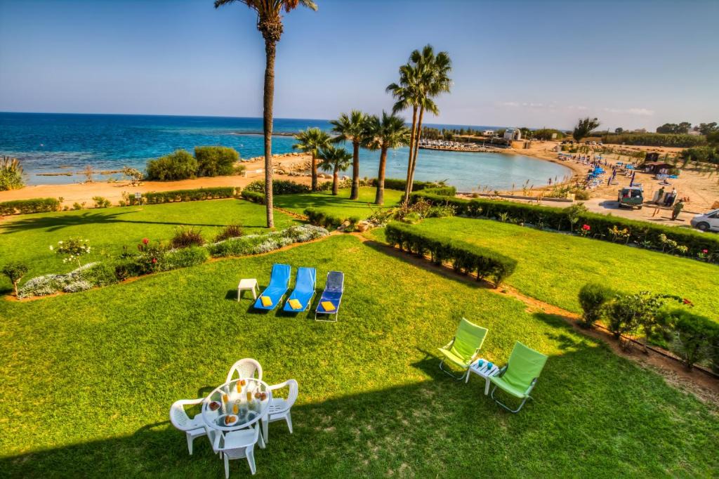 Kapparis Apartment | Beachfront Trident