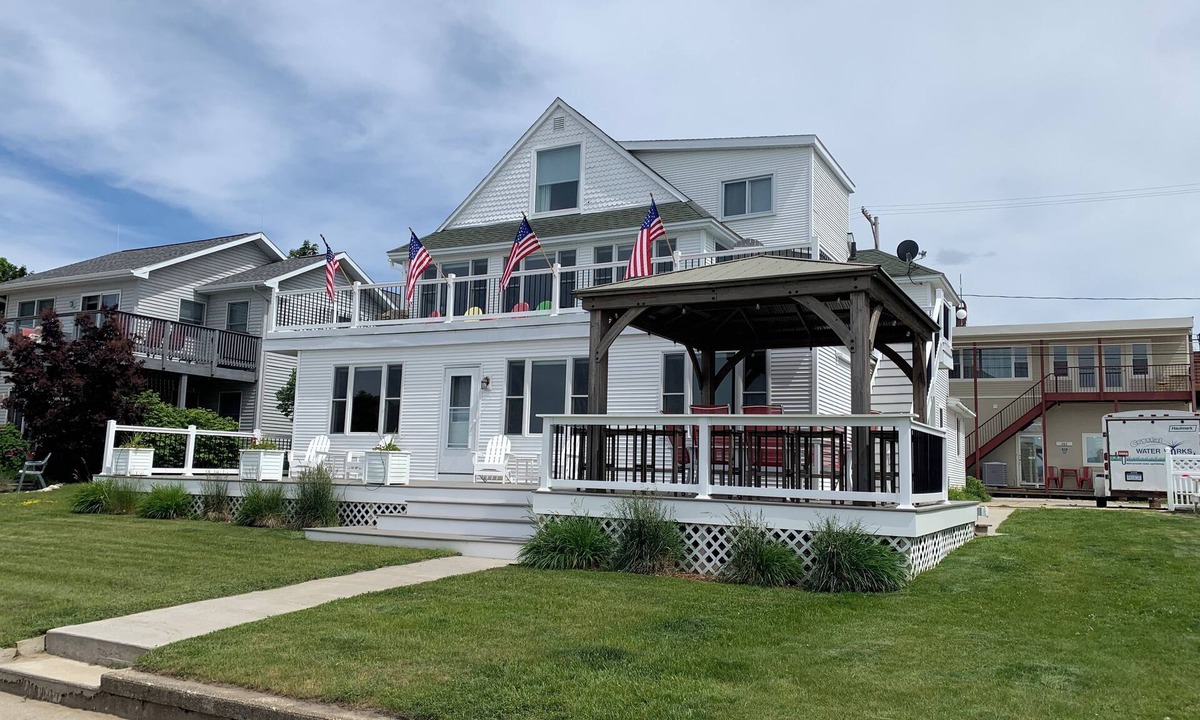 Beulah House | Beachfront vacation on Crystal Lake, downtown Beulah with spectacular sunsets!